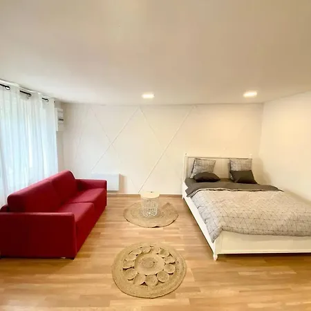 Vakantiehuis Charmante Maison A Avec Terrasse Proche De Paris Clermont (Oise)