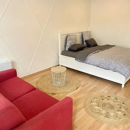 Charmante Maison A Avec Terrasse Proche De Paris Vakantiehuis *