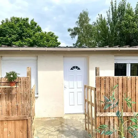 Vakantiehuis Charmante Maison A Avec Terrasse Proche De Paris