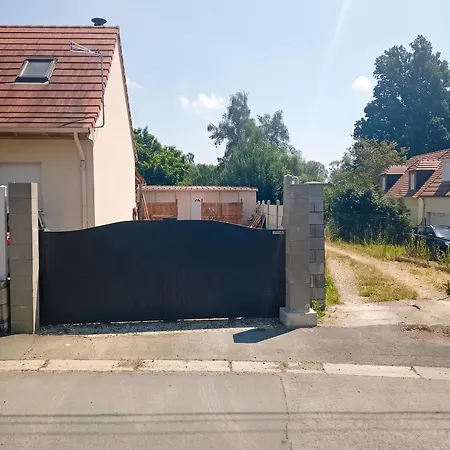 Vakantiehuis Charmante Maison A Avec Terrasse Proche De Paris Clermont (Oise)